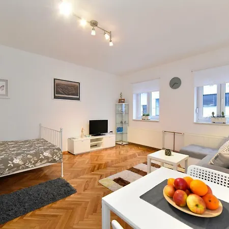 Block Apartment Upper Town Zagreb Exterior photo