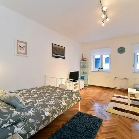 Block Apartment Upper Town Zagreb Exterior photo